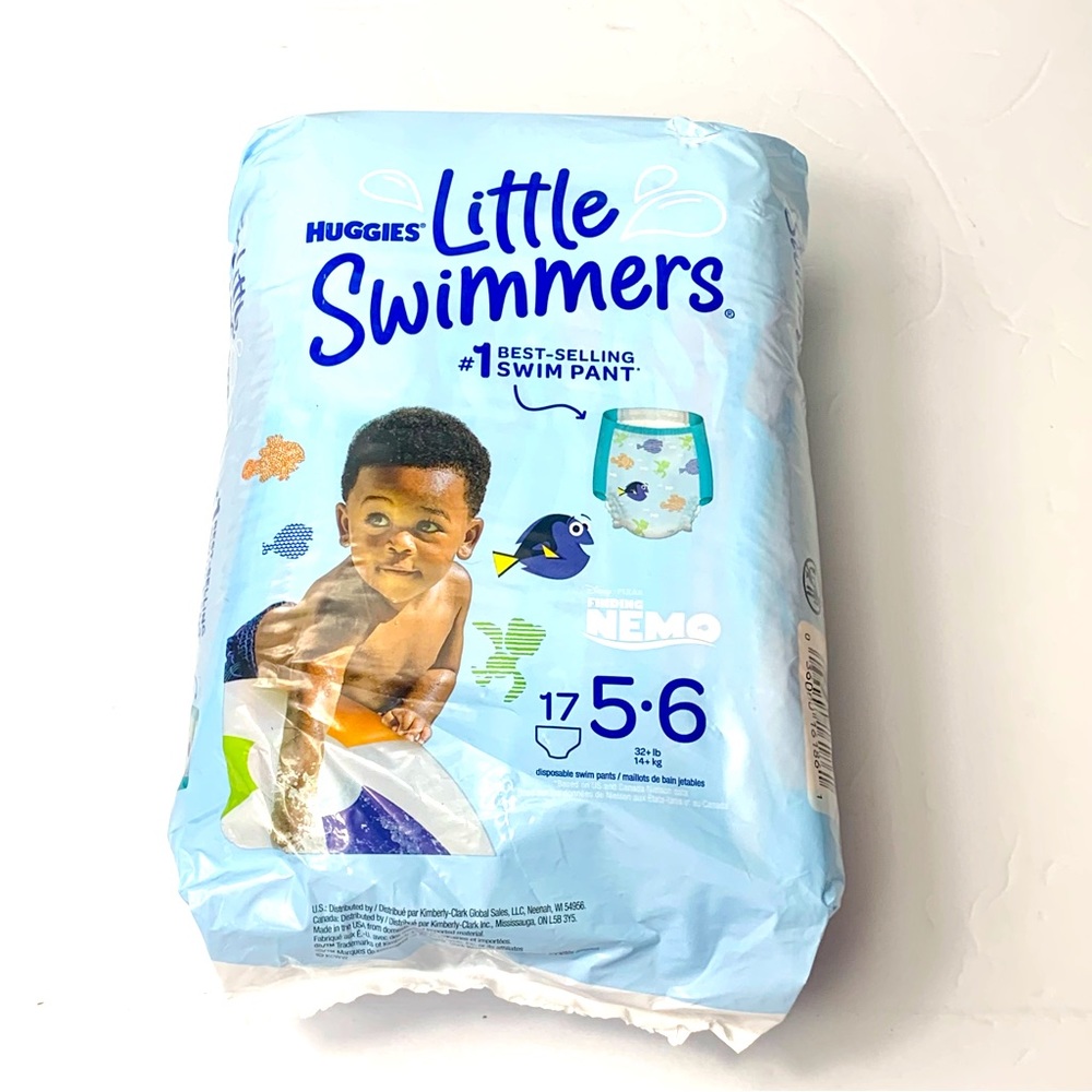 Huggies Finding Nemo Little Swimmers Diapers 17 Count Size 5/6